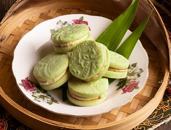 Pandan Gula Melaka Sandwich Cookies