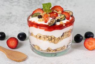 Strawberry Yogurt Cups