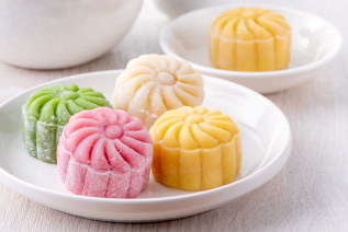 Mini Snowskin Cheese Mooncakes