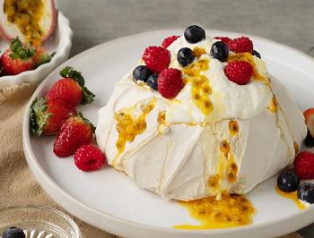 Delicious Pavlova 