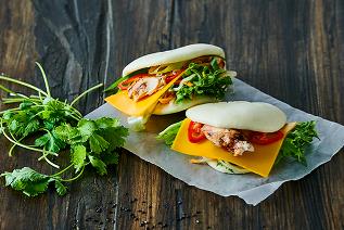 Bao Buns with Chicken and Cheddar 