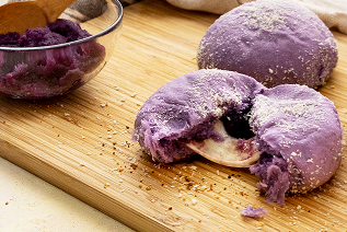 Cheesy Ube Pandesal