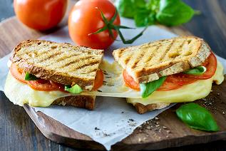 Mozzarella Sandwich with Pesto 