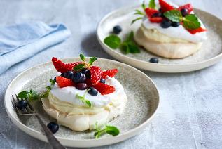 Pavlova with Berries