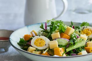 Salad with Cheese & Mango