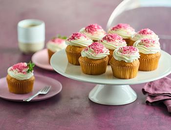 Easy Vanilla Birthday Cupcakes