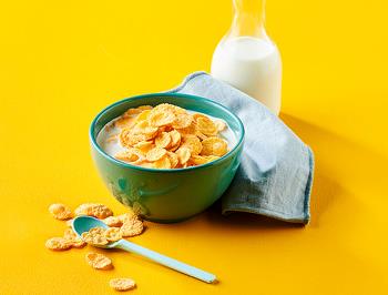 Easy Breakfast with Cornflakes and Fresh Milk