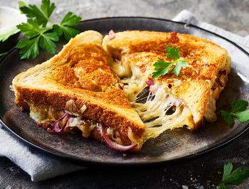 Grilled Cheese Toast with Stretch