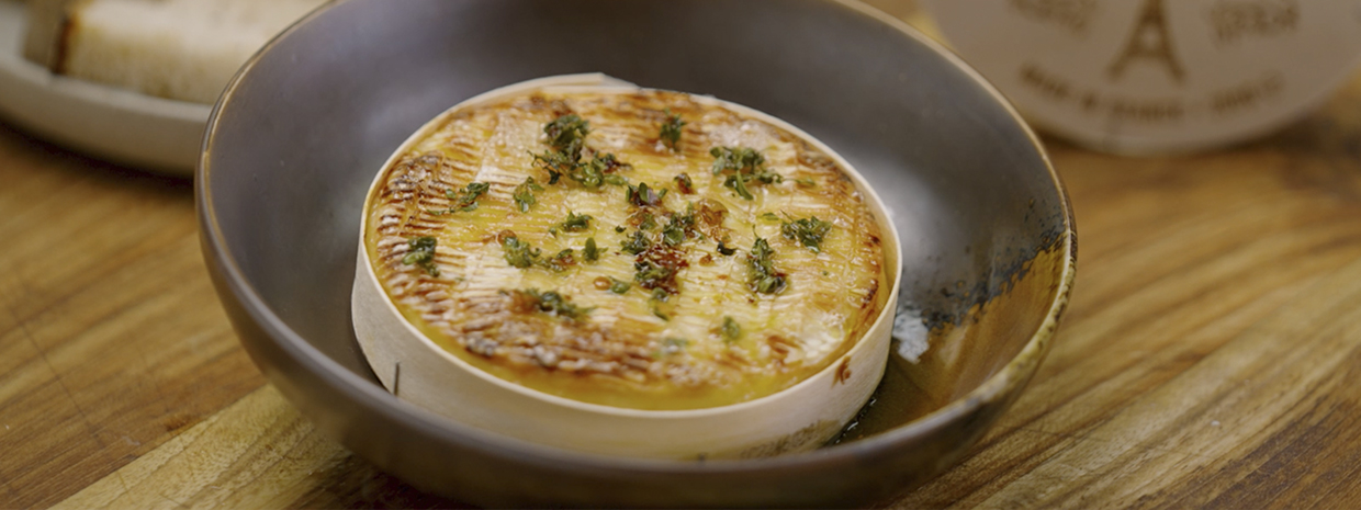 /Files/Images/Emborg/1240x465/1240x465_Airfryer-camembert.jpg